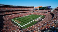 Ohio Stadium. Menjadi salah satu stadion paling ikonik di Amerika Serikat karena desainnya yang menyerupai colosseum. Stadion ini bisa menampung 104.944 penonton. (Jason Miller/Getty Images)