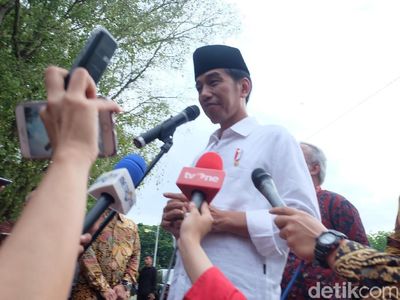 Momen Jokowi Berterima Kasih ke Mega Usai Diusung Jadi Capres PDIP