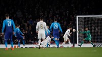 Arsenal baru bisa memperkecil kekalahan di menit ke-47. Adalah Sead Kolasinac yang mampu mencatatkan namanya di papan skor. (Foto: Eddie Keogh/Reuters)