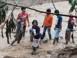 Ketua DPR Minta Pemda Relokasi Korban Longsor Brebes