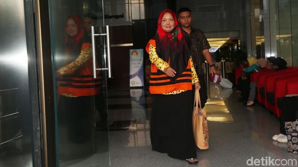 Plt Kadinkes Jombang Kembali Diperiksa KPK