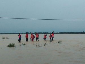 Masih Banjir, Perjalanan Kereta Api Jalur Utara Belum Normal Masih Banjir, Perjalanan Kereta Api Jalur Utara Belum Normal