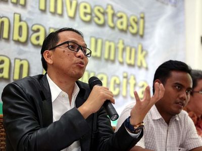 Diskusi Publik Pengawalan Investasi Sektor Tambang