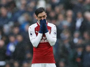 Oezil Dinilai Jadi Pemain Kunci Arsenal Usai Sanchez Pergi