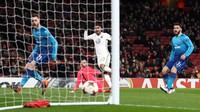Pada laga yang berlangsung di Emirates Stadium pada Jumat (23/2/2018) dinihari WIB, Arsenal dikejutkan oleh gol Hosam Aiesh di menit ke-22. (Foto: Catherine Ivill/Getty Images)