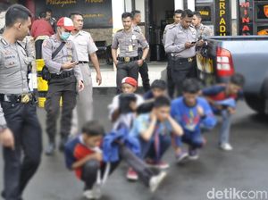 Bawa Gir, Pelajar di Sukabumi Diamankan Patroli Polisi