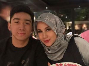 Cara Marini Zumarnis Ajarkan Kebaikan pada Anak