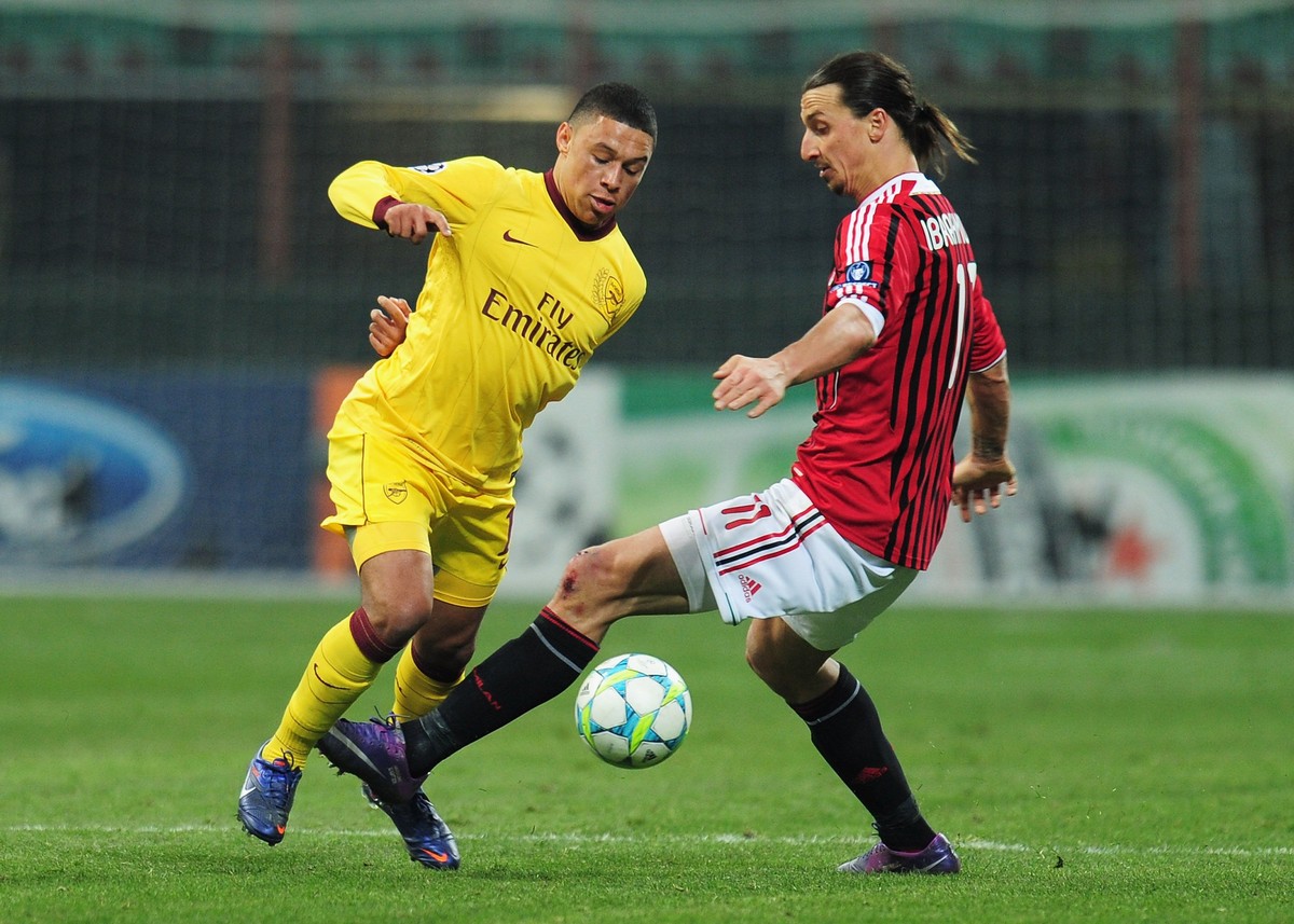 Duel AC Milan dengan Arenal di Liga Champions 2011/2012 (Shaun Botterill/Getty Images)