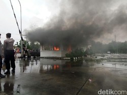 Bakar Pos Satpam PT RUM, Warga Tuntut Pabrik Ditutup karena Polusi