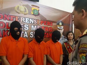 Polisi Tangkap Pencuri yang Telanjangi Ongky di Kemang