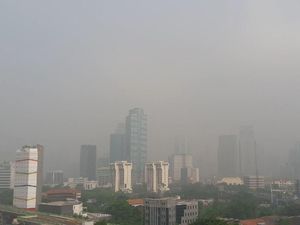 BMKG Jawab Rasa Penasaran Warga Jakarta tentang Kabut Pagi Ini