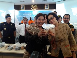 Sri Mulyani dan Susi Gagalkan Penyelundupan 71.982 Bayi Lobster