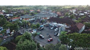 Foto Drone: Geliat Pasar Sukawati dari Udara