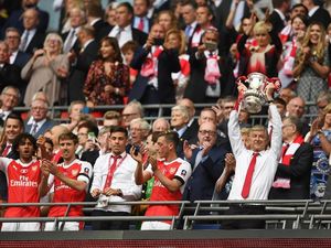 Hoki Wenger di Wembley