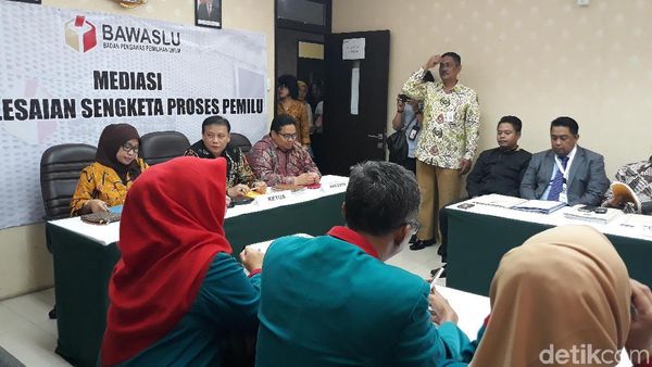 Foto: Mediasi Partai Idaman yang Tak Lolos Pemilu dengan KPU