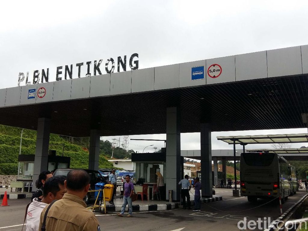 TNI Ungkap Daerah Perbatasan Rawan Saat Pandemi Corona: Entikong-Kepri TNI Ungkap Daerah Perbatasan Rawan Saat Pandemi Corona: Entikong-Kepri