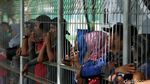 Dukungan untuk Timnas dari Balik Pagar Besi