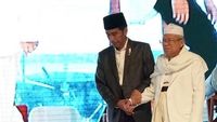 Melihat Momen Jokowi Genggam Erat Maruf Amin di Festival Sholawat