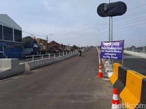 Flyover Cipinang Lontar Diuji Coba Hari ini, Pemotor Melintas Flyover Cipinang Lontar Diuji Coba Hari ini, Pemotor Melintas