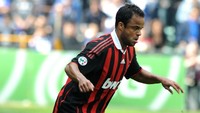 Nama Amantino Mancini memang lebih identik dengan Roma, klub yang dia bela pada 2003-2008. Namun, Mancini sempat dipinjamkan oleh Inter ke Milan pada musim 2009/2010. Foto: Massimo Cebrelli/Getty Images