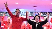 Momen Gandengan Tangan Megawati Antar Jokowi ke Pilpres 2019