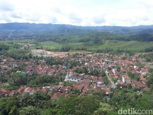 Tim Pencari Kembali Temukan 3 Jenazah Korban Longsor di Brebes Tim Pencari Kembali Temukan 3 Jenazah Korban Longsor di Brebes