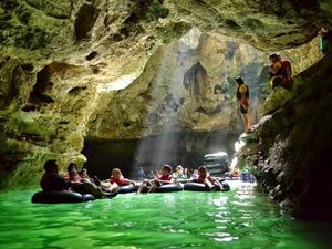 Goa Pindul Jogja, Nikmati Sensasi Petualangan Susur Sungai Bawah Tanah Goa Pindul Jogja, Nikmati Sensasi Petualangan Susur Sungai Bawah Tanah