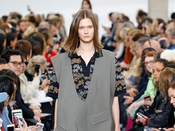 Cuma Tas Plastik, Item Fashion Ini Dijual Rp 10 Jutaan