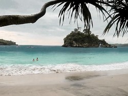 Pantai Crystal Bay Kebanjiran, Aktivitas Wisata Ditutup Sementara