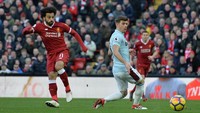 Mohamed Salah (23 gol) di Liverpool, Premier League 2017/2018. Musim pertama Salah di Premier League, bersama Chelsea, tak berlangsung oke karena cuma ditandai dengan dua gol. Ia jauh lebih sukses pada musim perdananya bersama The Reds. (Foto: Peter Powell/REUTERS)