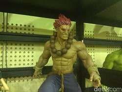 Ada yang Jual Action Figure Seharga Motor di Balai Kartini