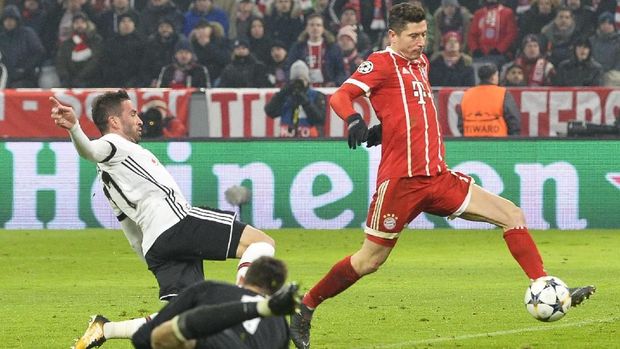 Robert Lewandowski sukses menjelma jadi mesin gol sejak datang ke Bayern Munich pada 2014.