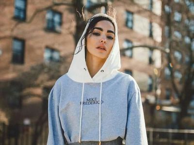 Seksinya Adrianne Ho, Model Keturunan Prancis & China yang Super Stylish