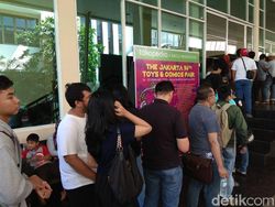 Ratusan Orang Antre Mengular di Balai Kartini, Ada Apa Sih?