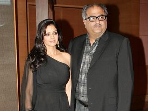 Sridevi Meninggal Dunia Tiba-tiba, Suami dan Keponakan Diinvestigasi Sridevi Meninggal Dunia Tiba-tiba, Suami dan Keponakan Diinvestigasi