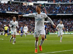 Cara Ronaldo Bela Benzema dari Kritik