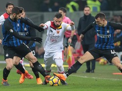 Inter Kalahkan Benevento 2-0