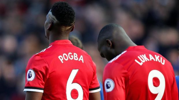 Paul Pogba dimainkan sebagai starter pada laga Manchester United menjamu Chelsea. (