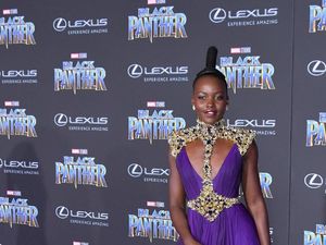 Foto: Gaya Nyentrik Lupita Nyongo, Si Nakia dari Black Panther Foto: Gaya Nyentrik Lupita Nyongo, Si Nakia dari Black Panther