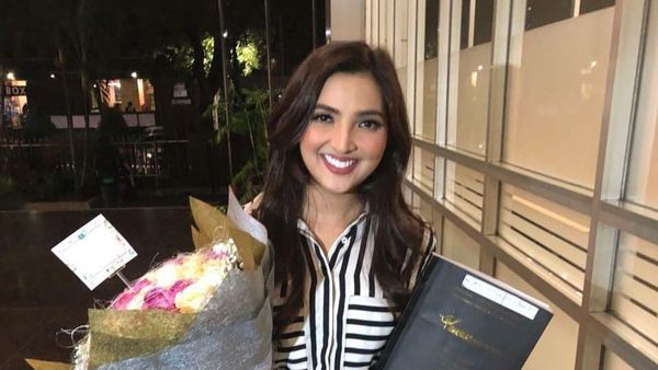 Ashanty Hingga Dian Sastrowardoyo, Artis yang Lulus S2 dengan Nilai Cemerlang