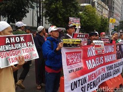 Massa Kontra Ahok Mulai Berdatangan di Eks PN Jakpus