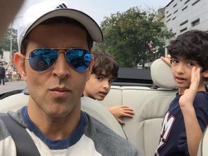 Foto: Liburannya Aktor Bollywood Tampan Hrithik Roshan