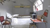 Be Smart! Cara Pintar Menata Kamar Tidur Sempit Supaya Lebih Lega