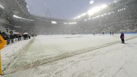 Kondisinya sudah jelas untuk semua pihak. Kondisinya bisa mengubah tontonan, belum lagi potensi bahaya bagi para pemain, kata CEO Juve Beppe Marotta terkait pembatalan itu (Massimo Pinca/Reuters)