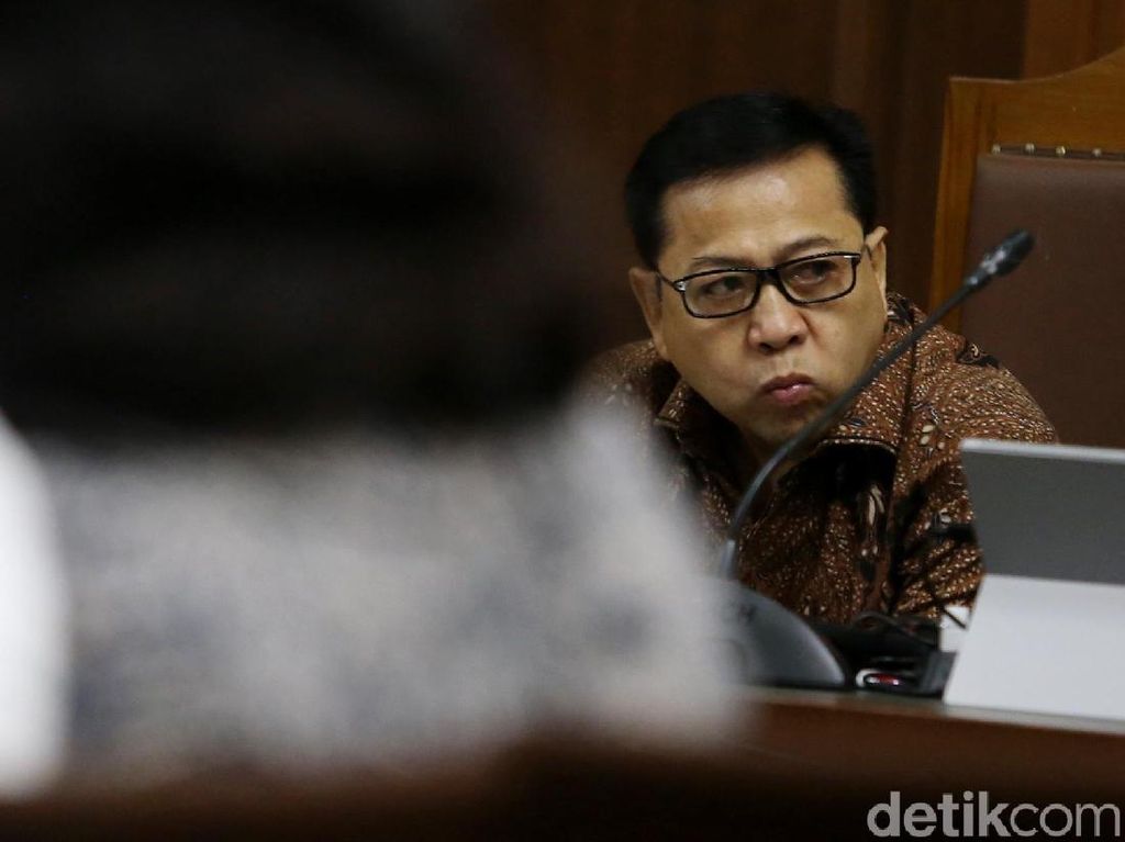 2 Politikus Golkar Jadi Ahli Meringankan di Sidang Novanto 2 Politikus Golkar Jadi Ahli Meringankan di Sidang Novanto