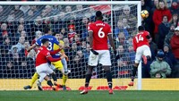 Lukaku kemudian menjadi kreator untuk gol kedua MU yang dicetak oleh Jesse Lingard di menit ke-75. Umpan silangnya dituntaskan Lingard lewat sundulan.  Foto: Jason Cairnduff/Action Images via Reuters