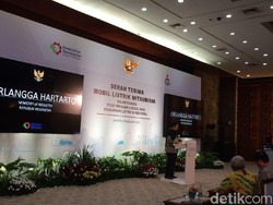 Pemerintah Terima 10 Mobil Listrik dari Mitsubishi