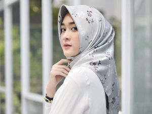 Foto: 10 Potret Cantik Raudha Kasmir, Finalis Berhijab Miss Indonesia 2018 Foto: 10 Potret Cantik Raudha Kasmir, Finalis Berhijab Miss Indonesia 2018