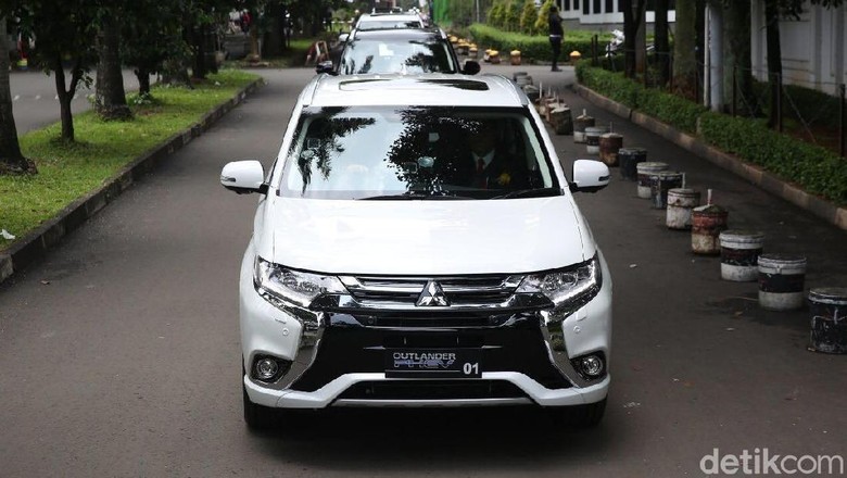 Ini Alasan Outlander Pakai Teknologi Phev