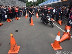 Hindari Touring Motor Saat Pikiran Tengah Stres